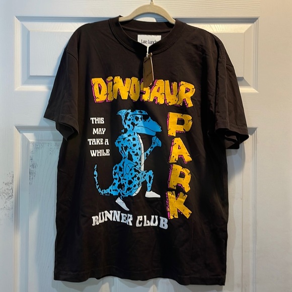 NWT! Late Lunch Dinosaur Park Runner Club T-Shirt M - Picture 1 of 7